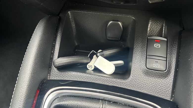 Nissan Qashqai 1.3 DiG-T Tekna 5dr Petrol Hatchback